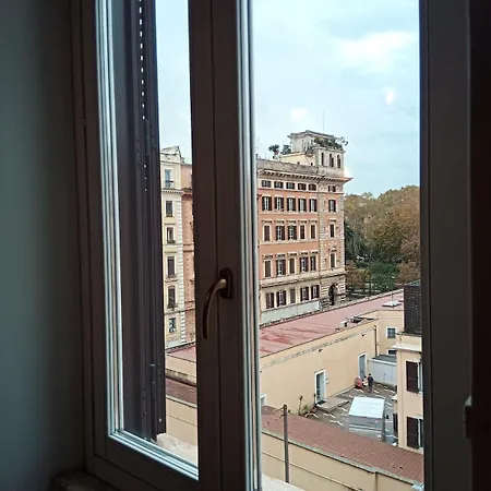 Principe House, Rome, 3 Bedroom 2 Bath, Elegant Full Of Light * Rome