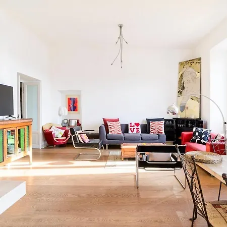 Principe House, Rome, 3 Bedroom 2 Bath, Elegant Full Of Light Apartment