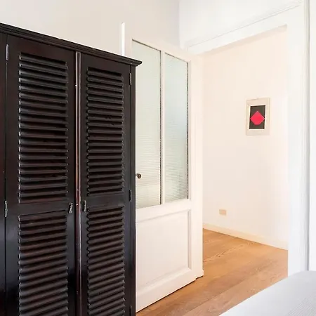 Principe House, Rome, 3 Bedroom 2 Bath, Elegant Full Of Light Apartment Rome