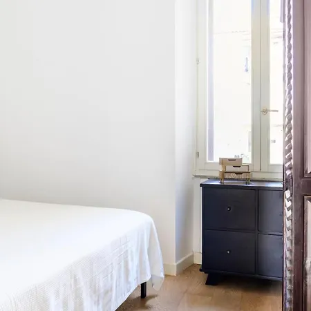 Principe House, Rome, 3 Bedroom 2 Bath, Elegant Full Of Light * Rom