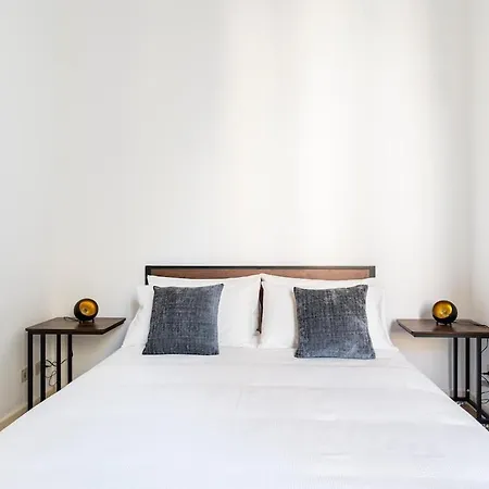 Principe House, Rome, 3 Bedroom 2 Bath, Elegant Full Of Light