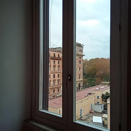 Principe House, Rome, 3 Bedroom 2 Bath, Elegant Full Of Light Rom