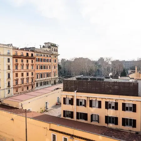 Principe House, Rome, 3 Bedroom 2 Bath, Elegant Full Of Light