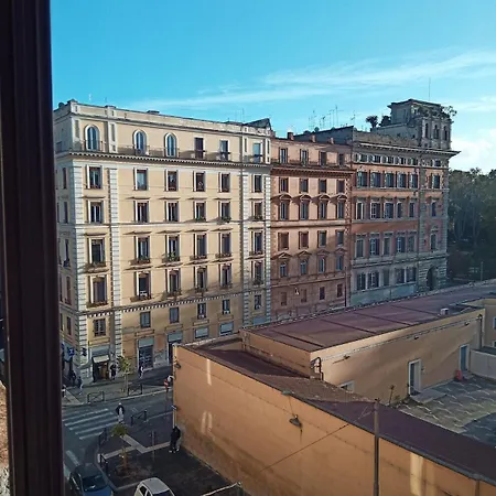 Апартаменты Principe House, Rome, 3 Bedroom 2 Bath, Elegant Full Of Light *