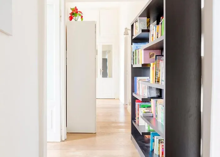 Principe House, Rome, 3 Bedroom 2 Bath, Elegant Full Of Light Rome